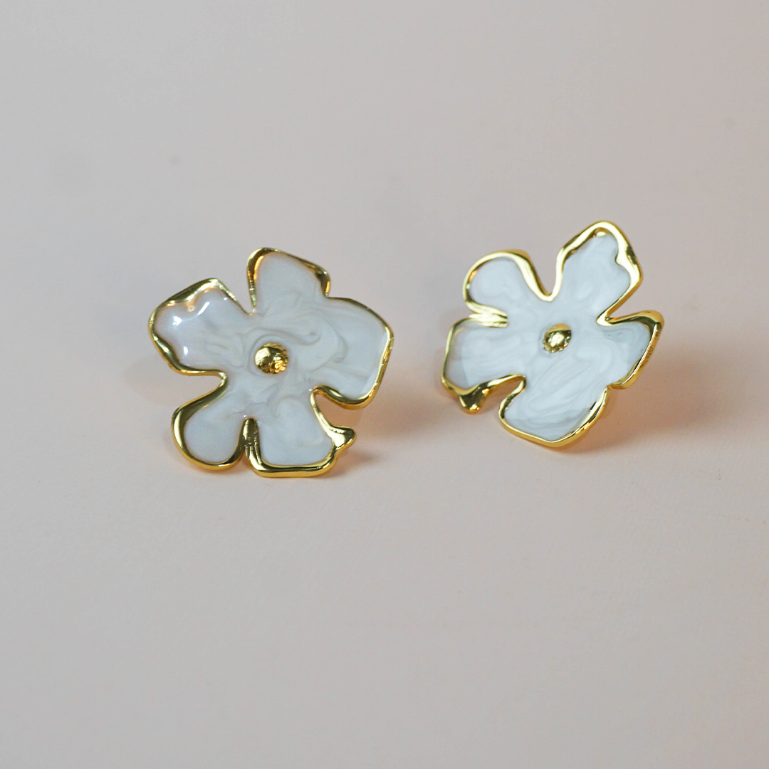 Aretes Dayana blancos