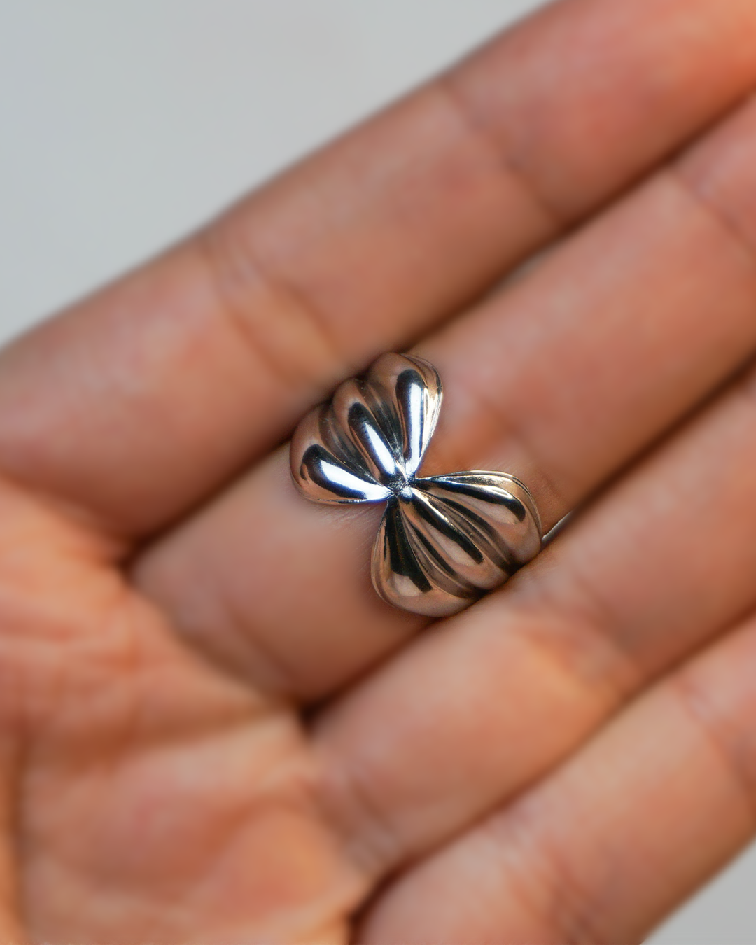 Anillo Adela