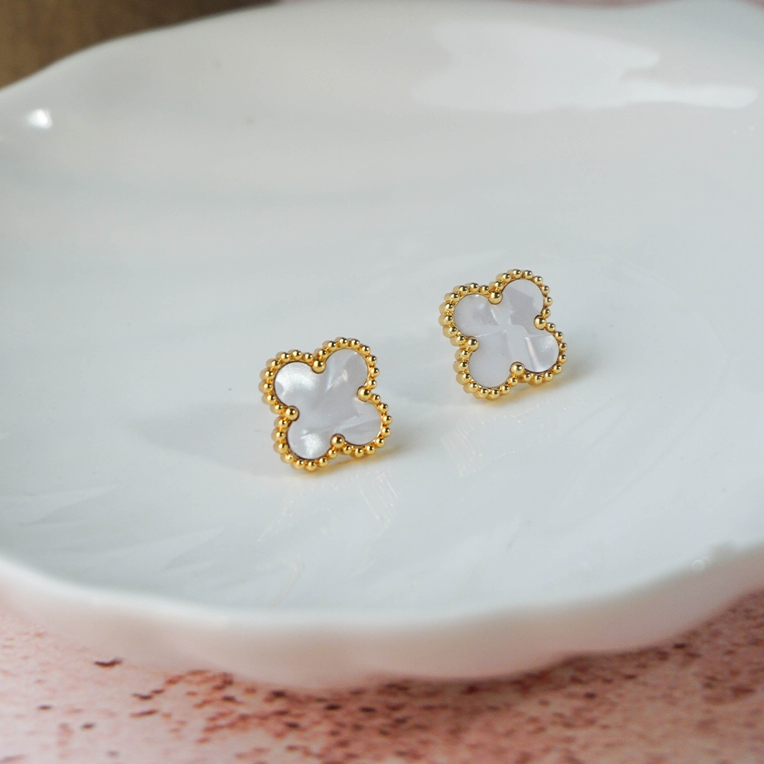 Aretes Dafne dorado y blanco