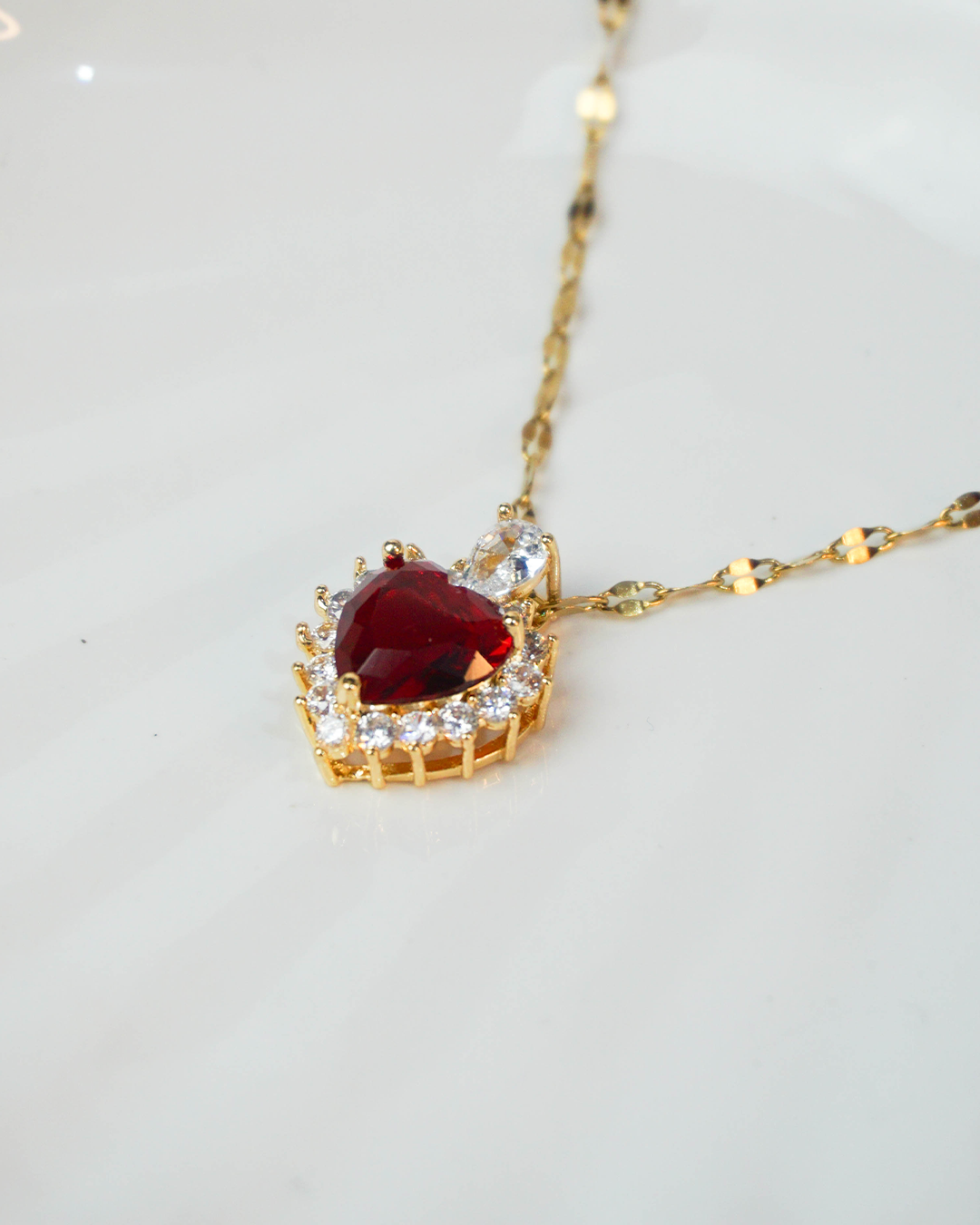 Collar corazón rojo