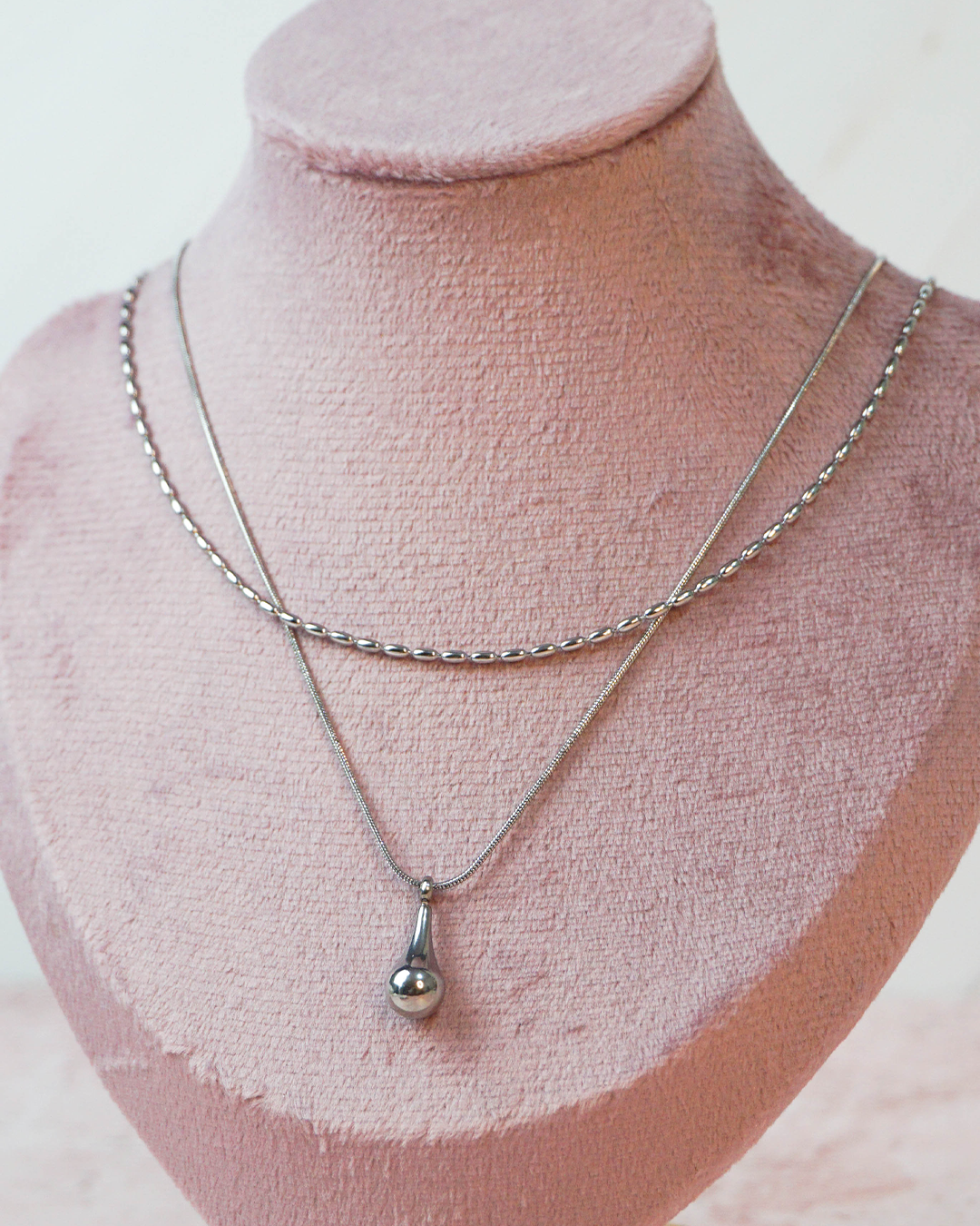 Collar gota plateado