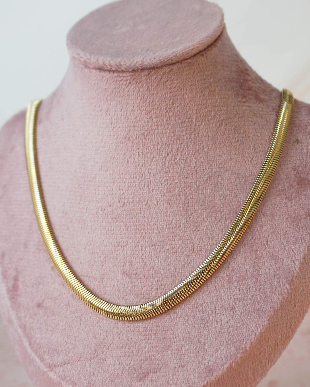 Collar chapa de oro