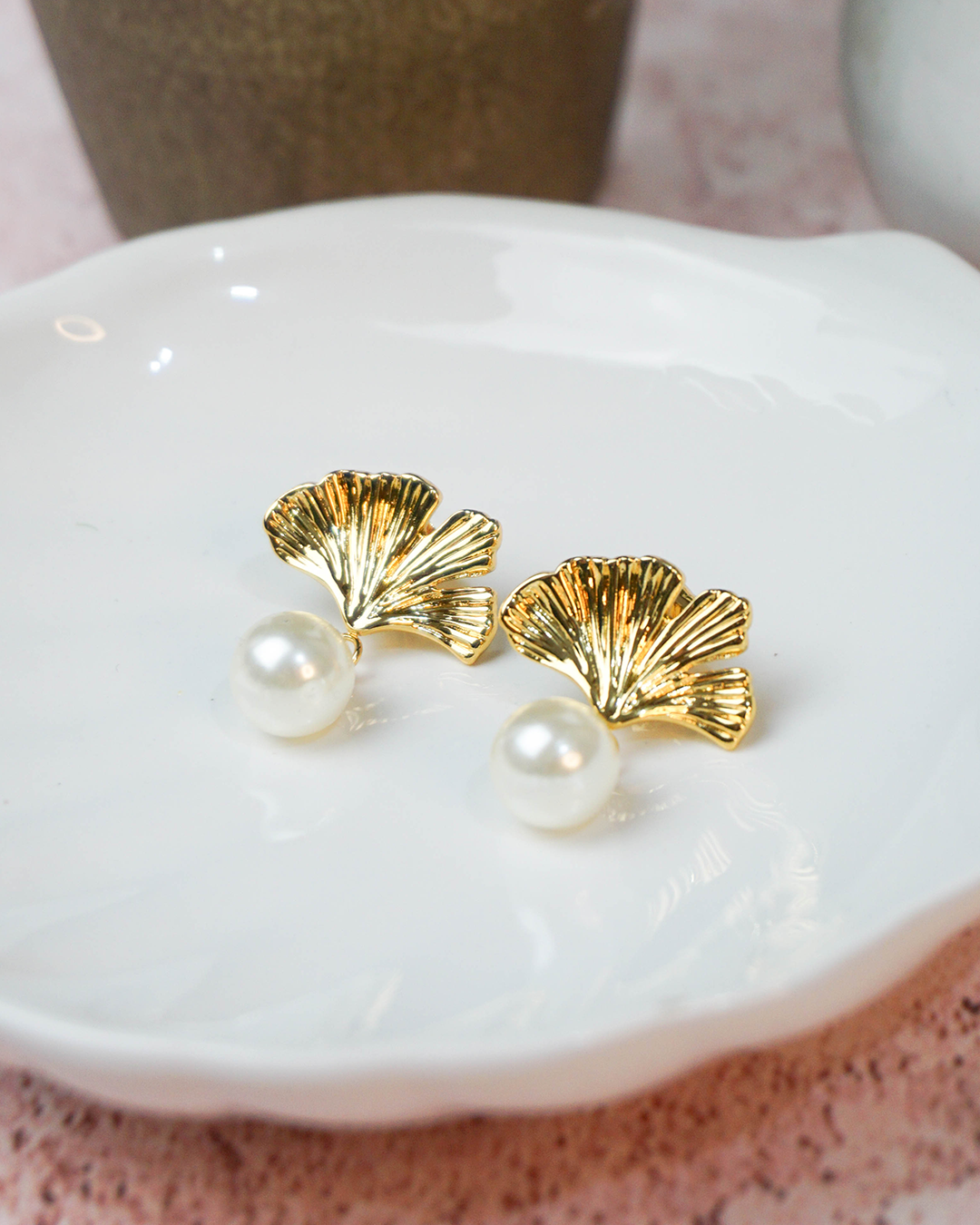Aretes Sarah con perla cristal