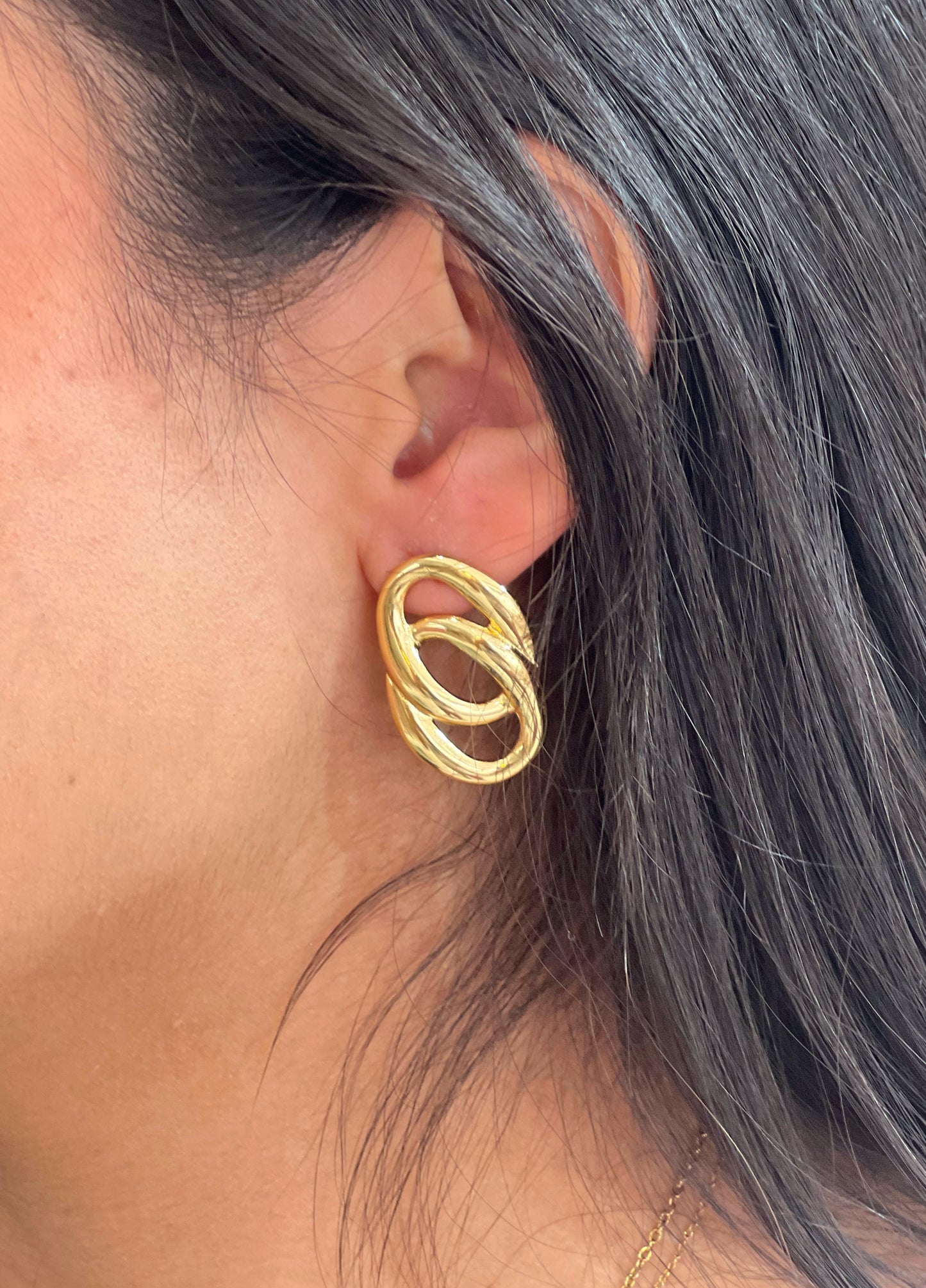 Aretes cadena dorada