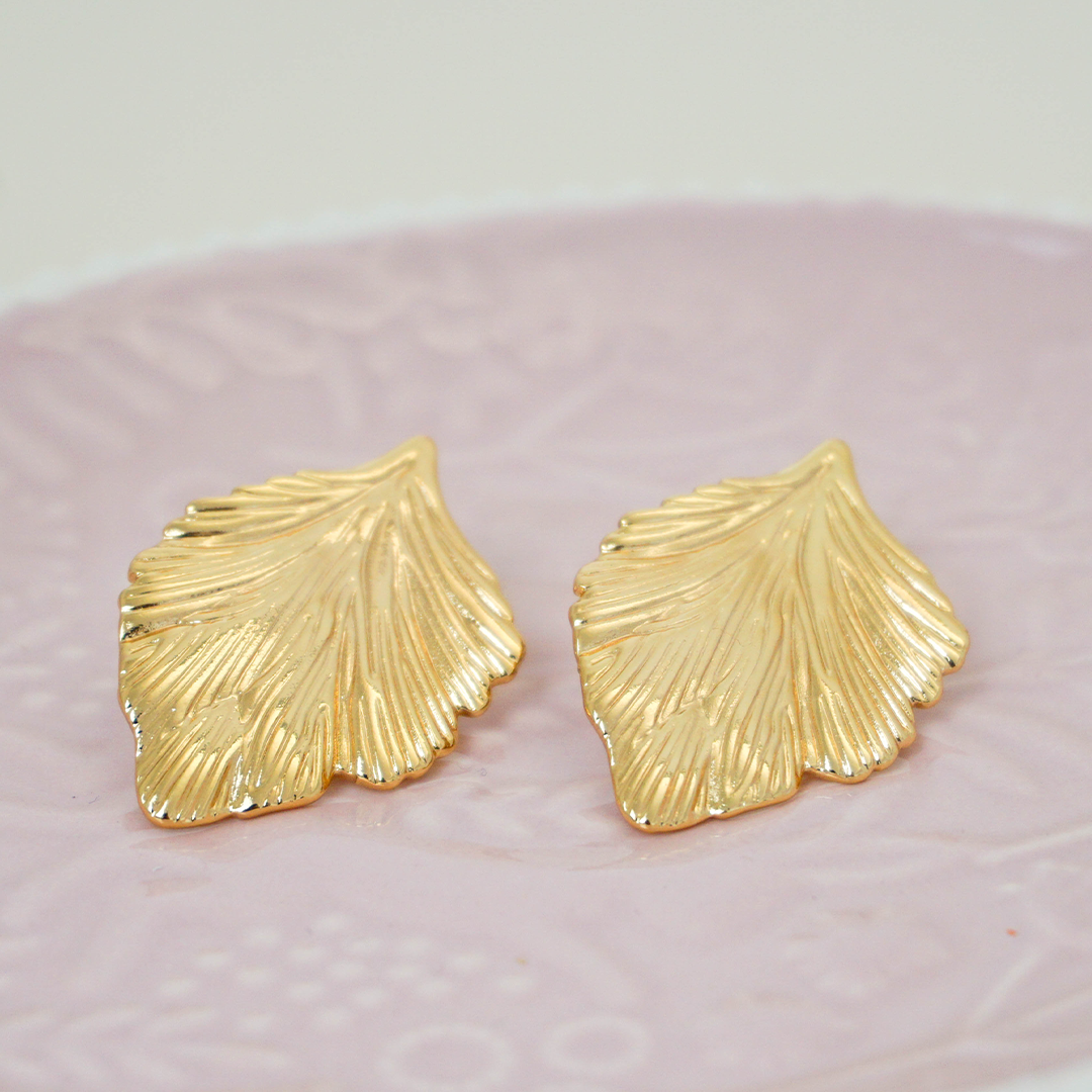 Aretes Uma