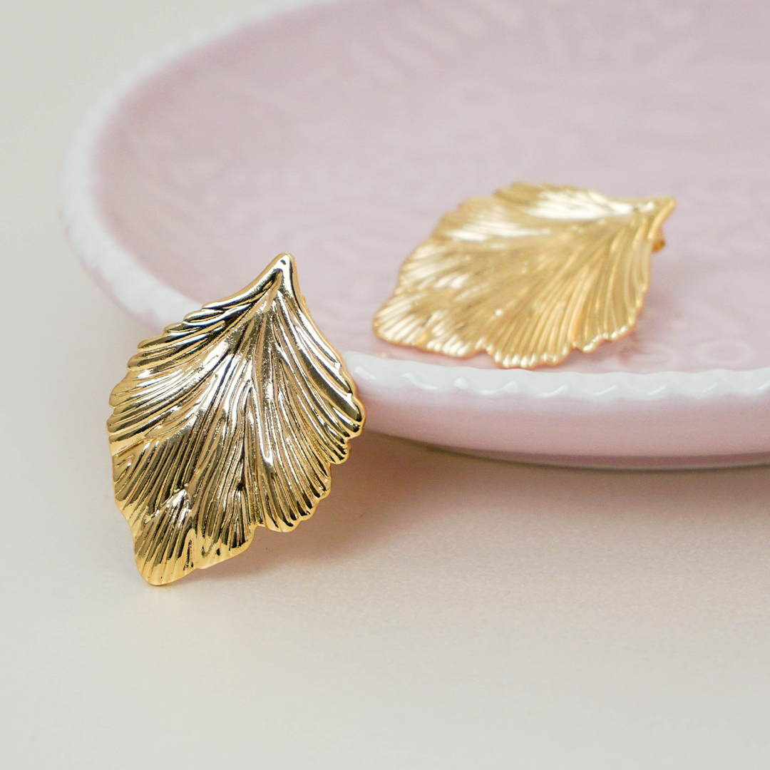Aretes Uma