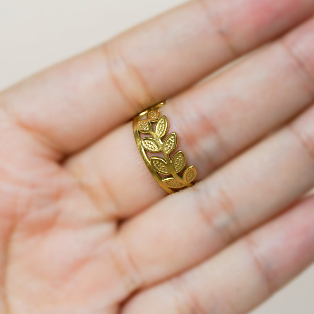 Anillo hojas