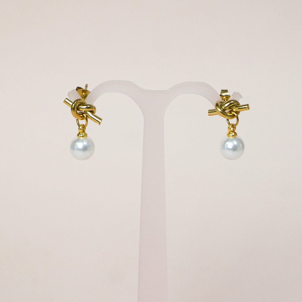 Aretes nudo y perla