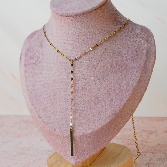 Collar corbatin sencillo