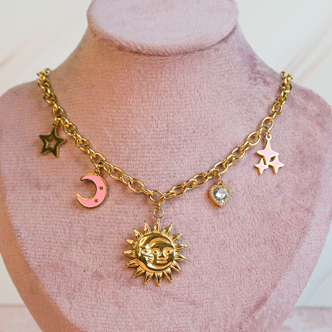 Collar charms rosas