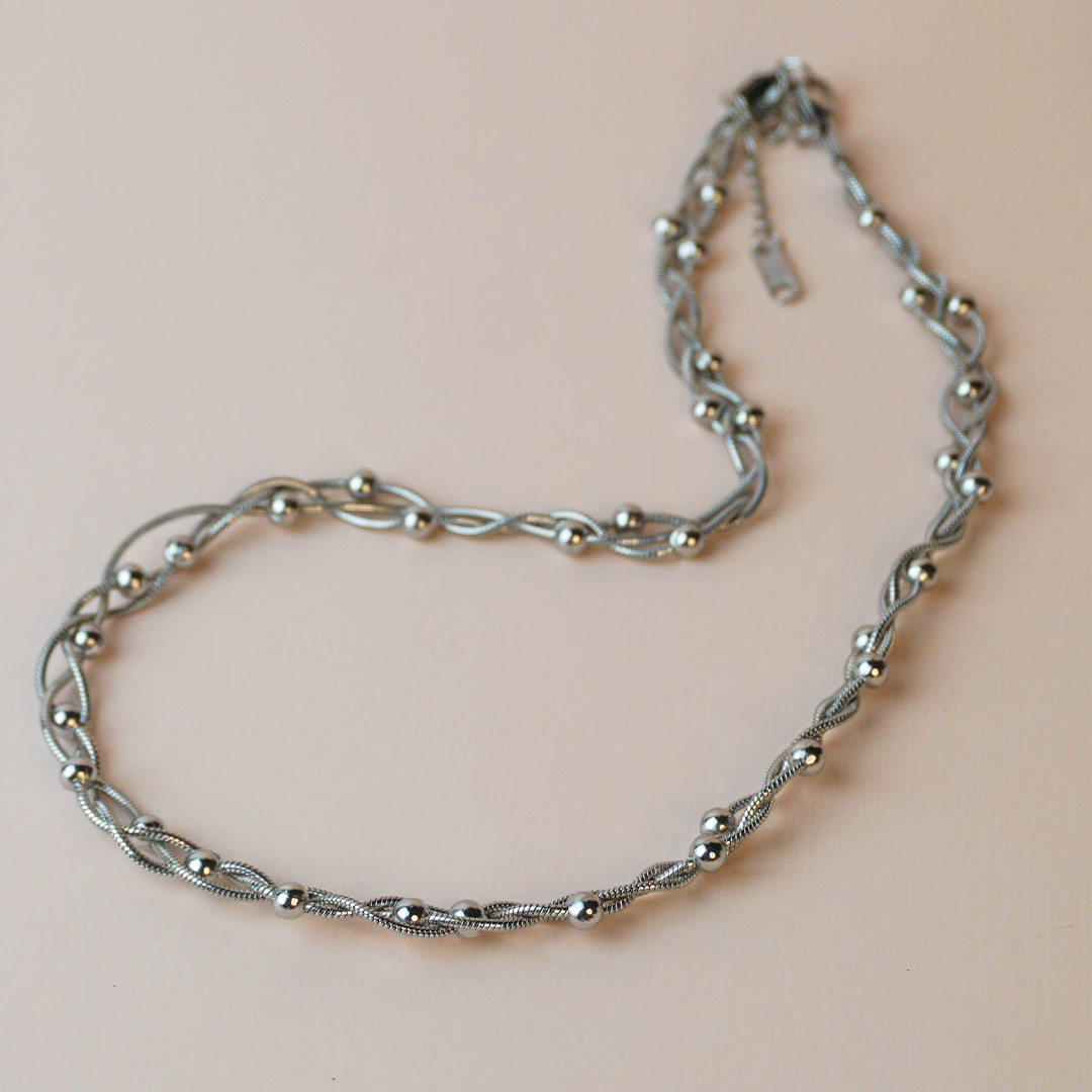 Collar cadena tejida