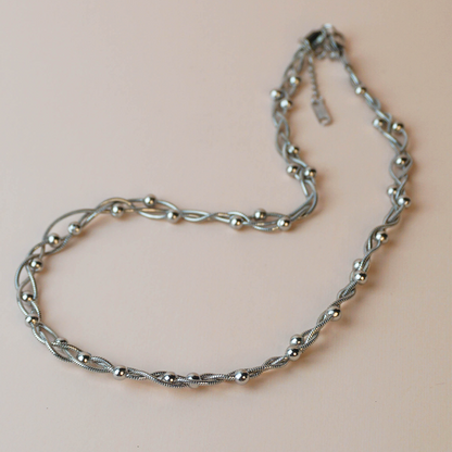 Collar cadena tejida