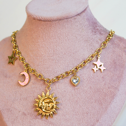 Collar charms rosas