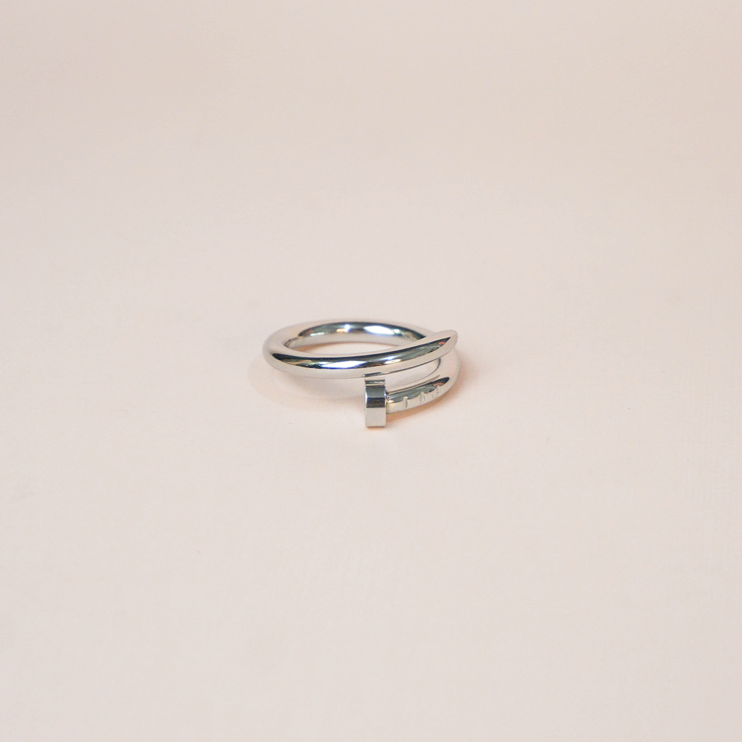 Anillo clavo plata