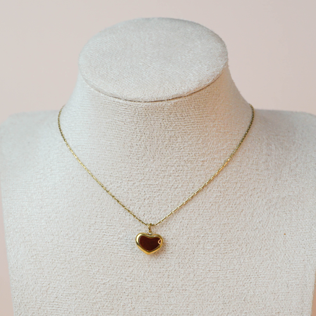 Collar corazón borgoña