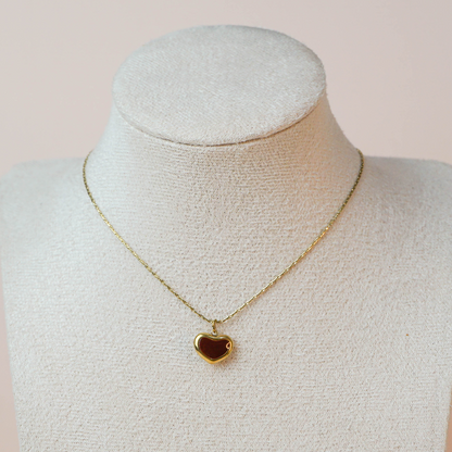 Collar corazón borgoña
