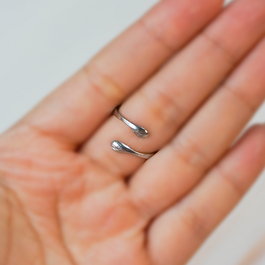 Anillo abrazo plateado