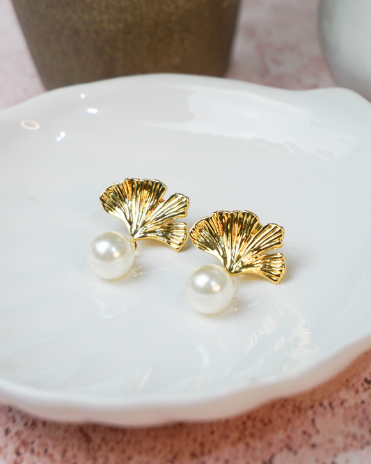 Aretes Sarah con perla cristal