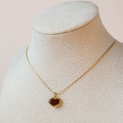 Collar corazón borgoña