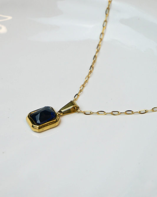 Collar Irina
