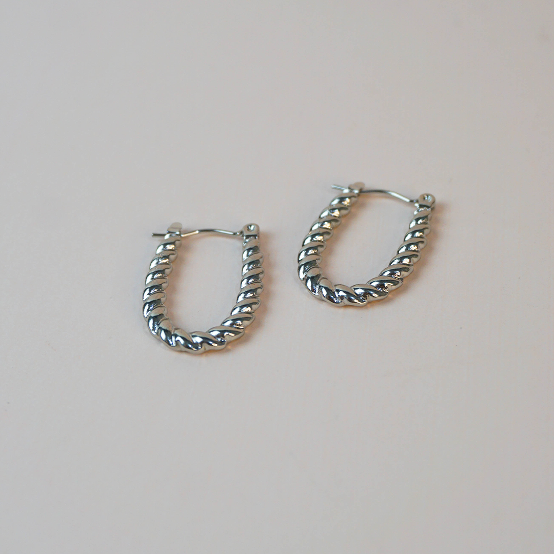 Aretes twist