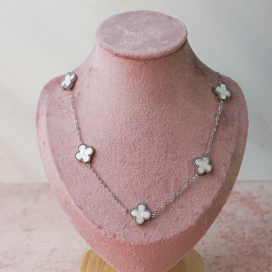 Collar Dafne plata y blanco