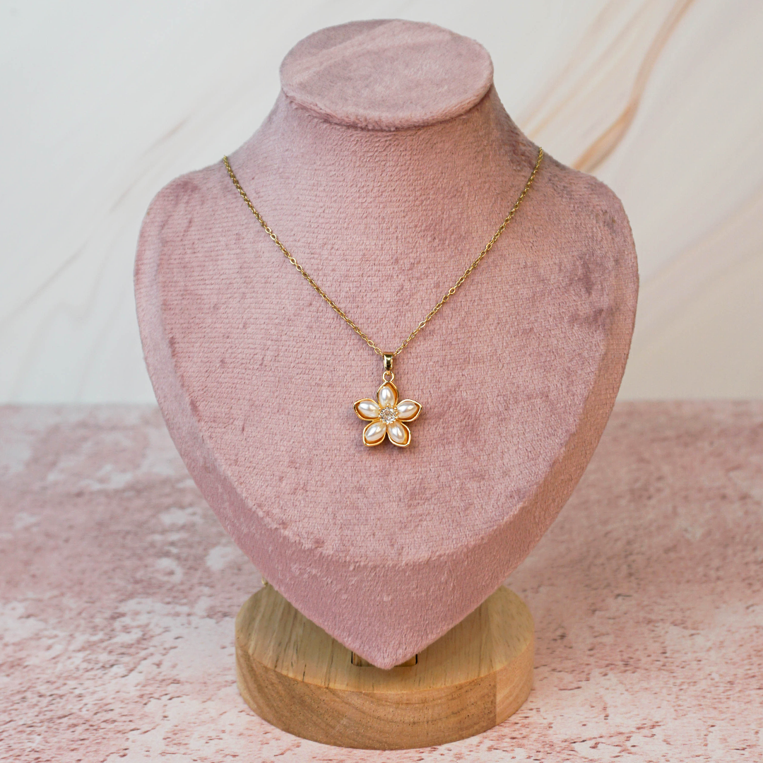 Collar flor de perlas