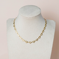 Collar corazonada dorado