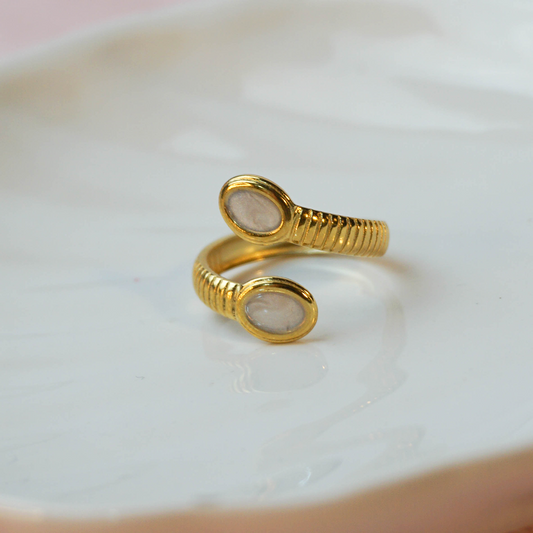 Anillo puntos blancos