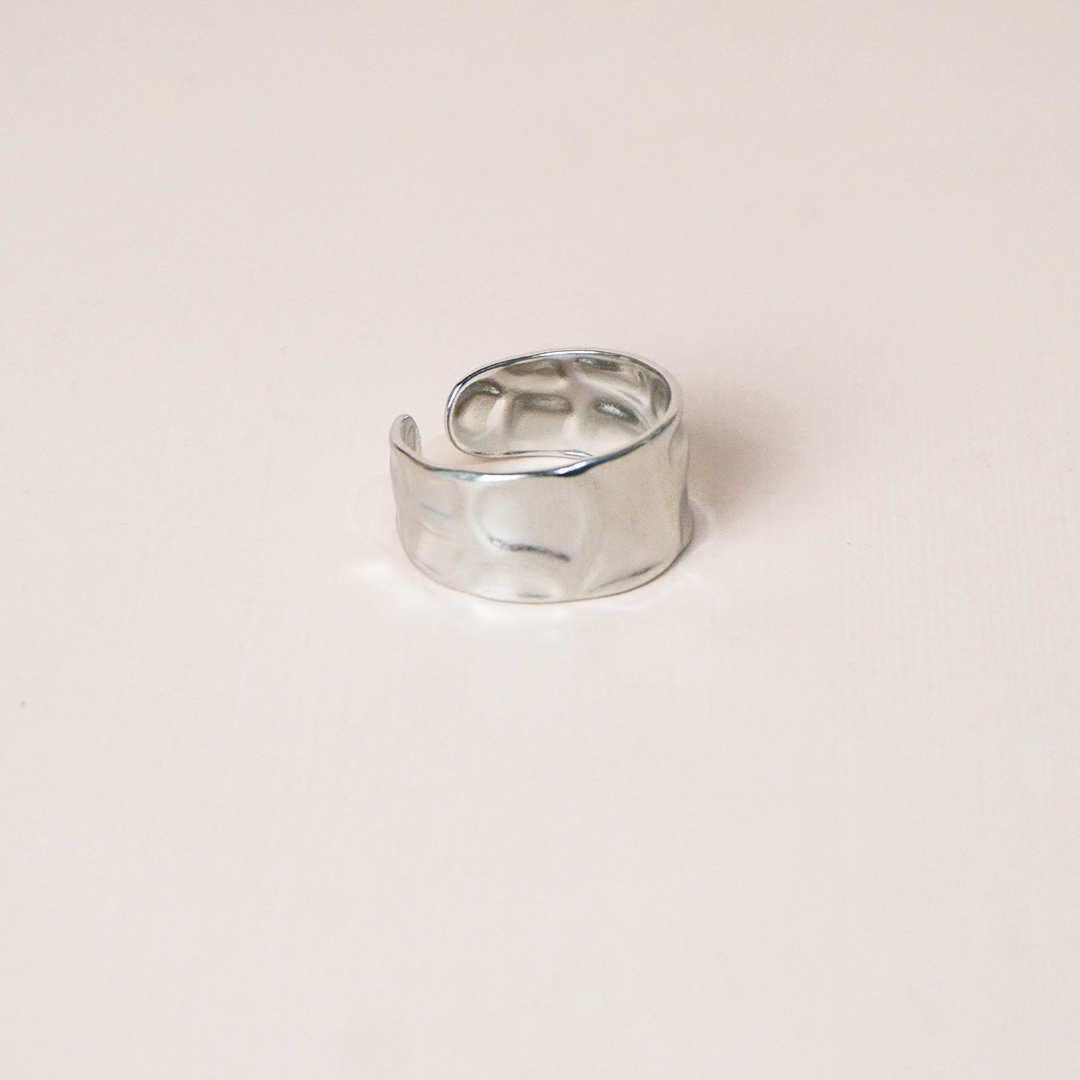 Anillo barra plateada