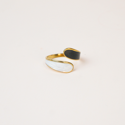 Anillo Alice b/n