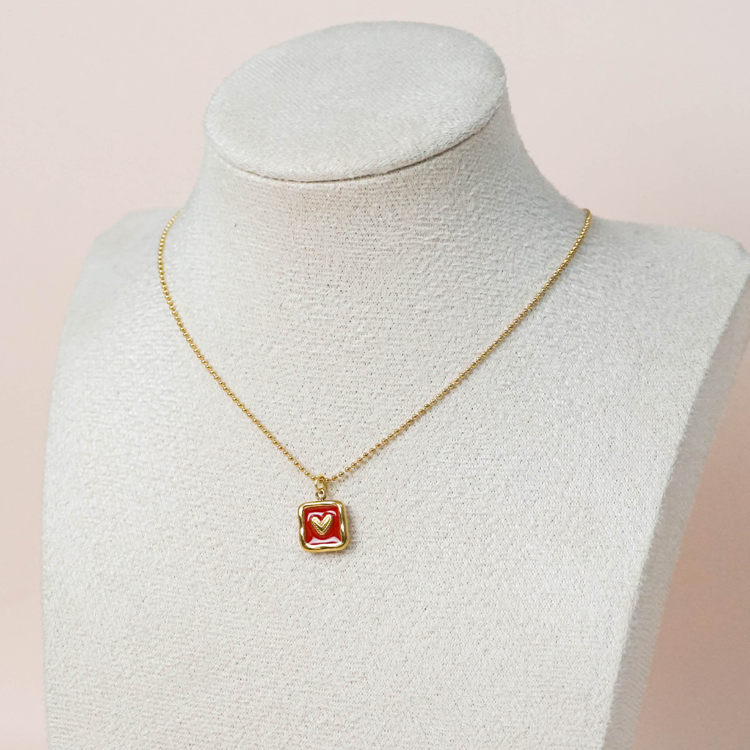 Collar corazón rojo