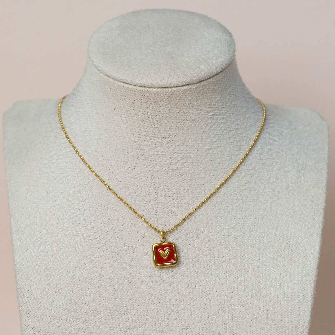 Collar corazón rojo