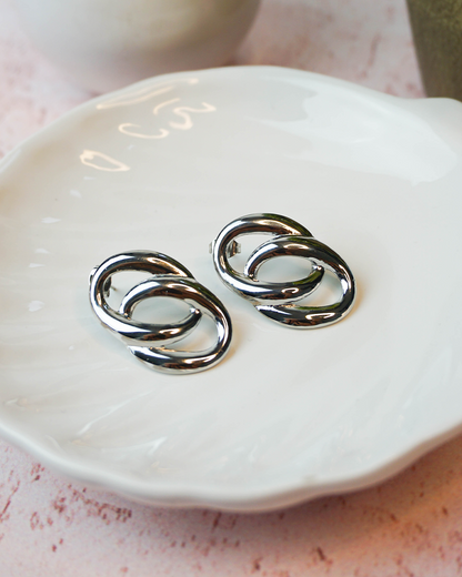 Aretes cadena plateada